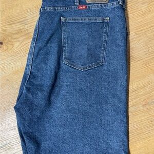 Wrangler Men's Relaxed Fit Blue Jeans